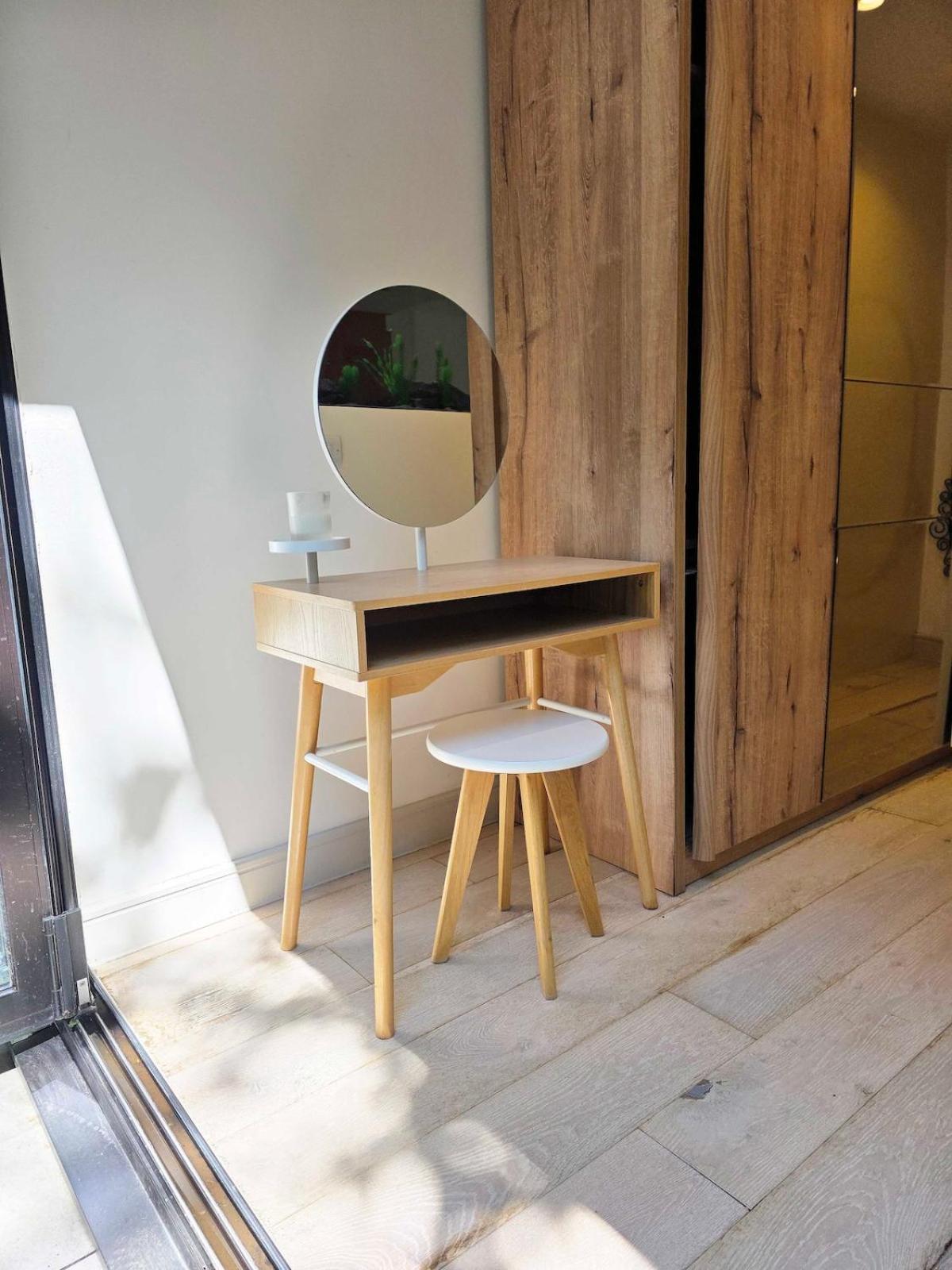 Holiday home Chic 2 Bedroom Modern Cave House *